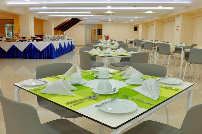 מאלה Champa Central Hotel מראה חיצוני תמונה